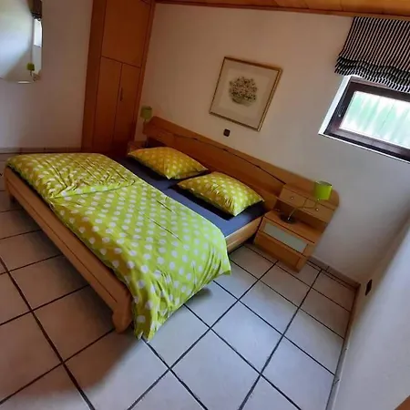 דירה Ferienwohnung Sassmann - Convenient Apartment In A Quiet Location קרויצטאל