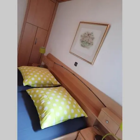 Ferienwohnung Sassmann - Convenient Apartment In A Quiet Location דירה *