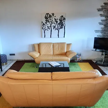 Ferienwohnung Sassmann - Convenient Apartment In A Quiet Location דירה קרויצטאל